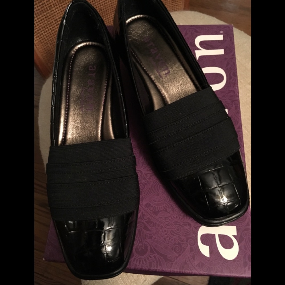Aravon NIB Black Leather Kasey Shoes Size 5.5 B